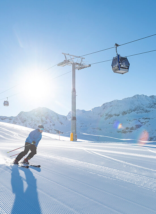 Skifahrer auf Skipiste