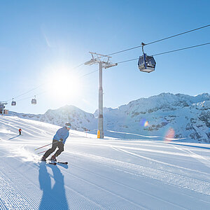 Skifahrer auf Skipiste