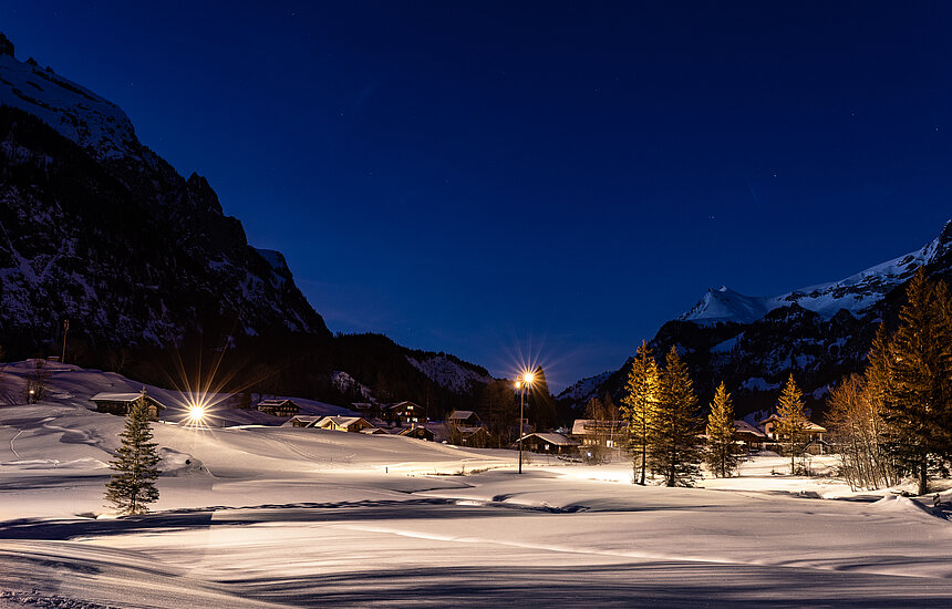 Loipe bei Nacht