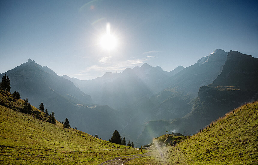 Berglandschaft und Sonnenschein