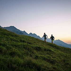 Zwei Trailrunner auf dem Fortuna-Trail
